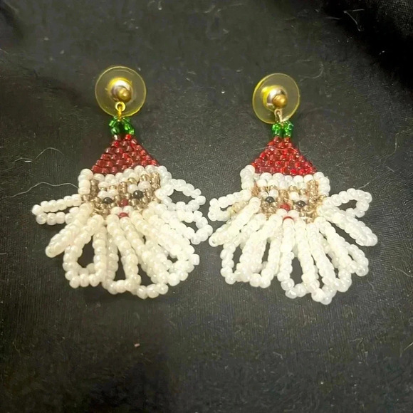 Vintage beaded Santa Earrings - Picture 1 of 2